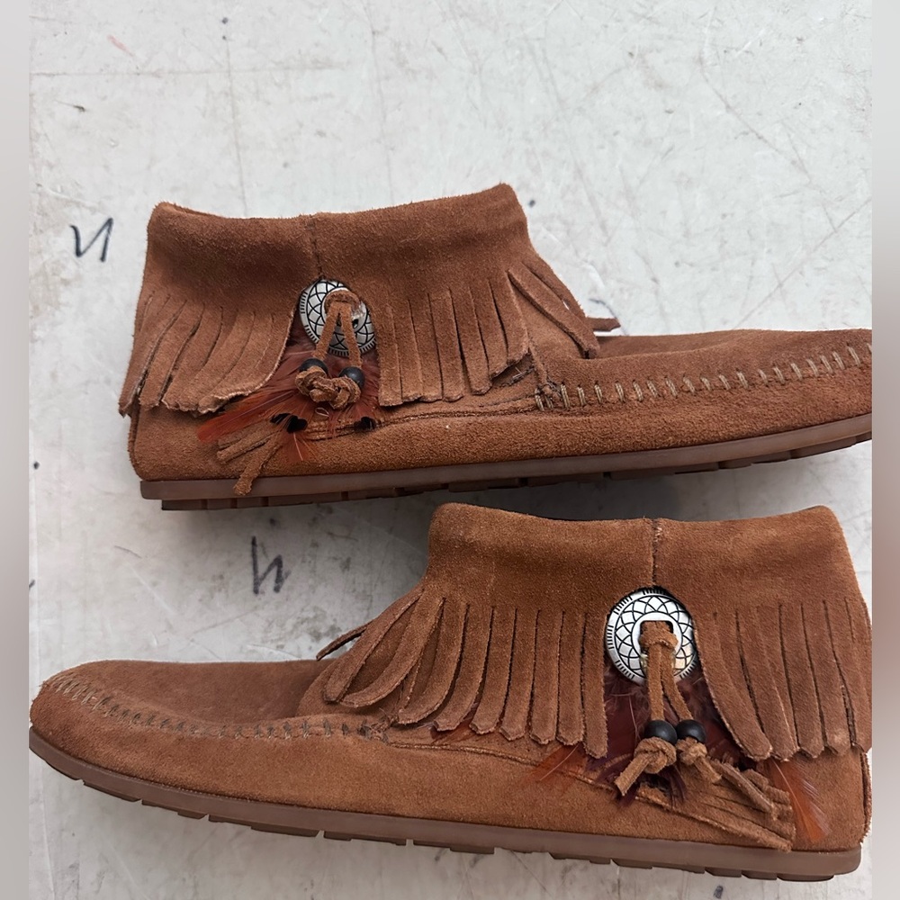 Minnetonka Moccasin Sz 8